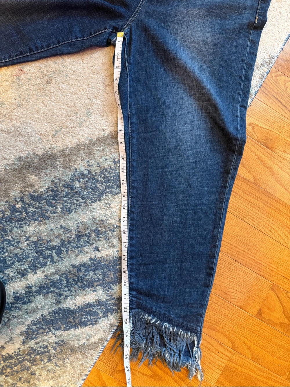 Liverpool Los Angeles Frayed Crop Skinny Jeans - Picture 15 of 16